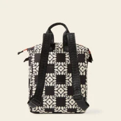 Axis Medium Backpack - Lattice Flower Tile Onyx -Orla Kiely 24SELFT857 0012 AxisMediumBackpack LatticeFlowerTileOnyx3