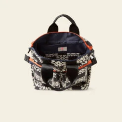 Axis Medium Backpack - Lattice Flower Tile Onyx -Orla Kiely 24SELFT857 0012 AxisMediumBackpack LatticeFlowerTileOnyx4