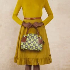 Luna Bowling Bag - Purple Puzzle Flower 13 Luna Bowling Bag - Purple Puzzle Flower -Orla Kiely 24SELLE889 5010 LunaBowlingBag PurplePuzzleFlower .model1