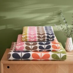 Multi Stem Towels Auburn -Orla Kiely MultiStemAuburnStackFINAL