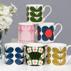 Orla Kiely Green Bunch Of Stems Large Mug -Orla Kiely mclaggan orla kiely mugs collection nov2021 lifestyle 0v2 5