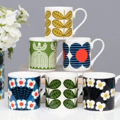 Orla Kiely Blue Bunch Of Stems Large Mug 11 Orla Kiely Blue Bunch Of Stems Large Mug -Orla Kiely mclaggan orla kiely mugs collection nov2021 lifestyle 5